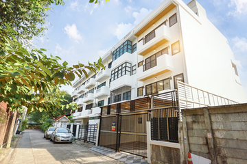 6 Bedroom House for sale in Lat Phrao, Bangkok