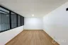 Warehouse / Factory for rent in Phlapphla, Bangkok near MRT Lat Phrao 83
