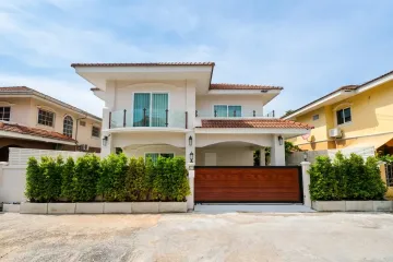 4 Bedroom House for sale in Na Kluea, Chonburi