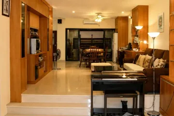 4 Bedroom House for rent in Khlong Tan, Bangkok near BTS Phrom Phong