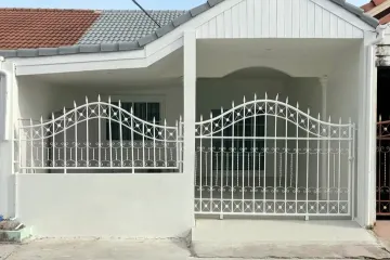 2 Bedroom Townhouse for sale in Chokchai Village 4, Nong Prue, Chonburi