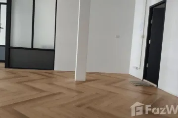 3 Bedroom Commercial for rent in Khlong Tan Nuea, Bangkok near BTS Phrom Phong