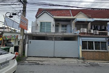 3 Bedroom Townhouse for sale in Talat Khwan, Nonthaburi near MRT Bang Krasor