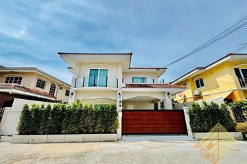 4 Bedroom House for sale in Na Kluea, Chonburi