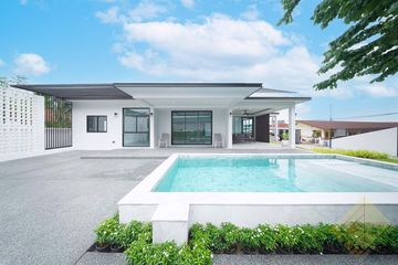 4 Bedroom House for sale in Na Kluea, Chonburi