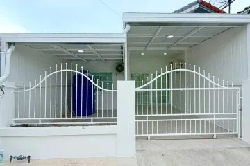 2 Bedroom Townhouse for sale in Nong Prue, Chonburi