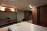 1 Bedroom Apartment for rent in Raveevan Suites, Khlong Tan Nuea, Bangkok near MRT Sukhumvit