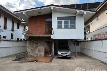3 Bedroom House for sale in Phra Khanong Nuea, Bangkok near BTS Ekkamai