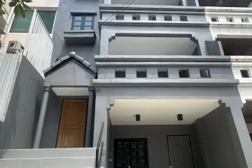 4 Bedroom Townhouse for rent in Khlong Tan Nuea, Bangkok