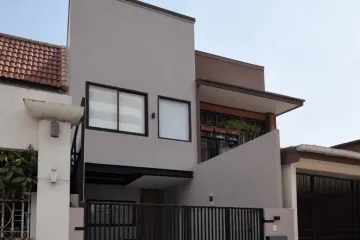 2 Bedroom Townhouse for rent in Khlong Toei, Bangkok near MRT Queen Sirikit National Convention Centre