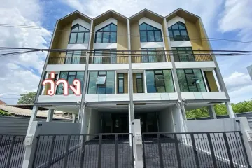 3 Bedroom House for rent in Bang Chak, Bangkok near BTS Punnawithi