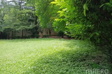 3 Bedroom House for sale in Khlong Tan Nuea, Bangkok