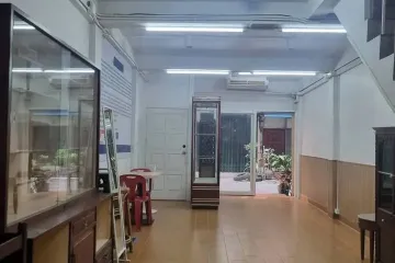 3 Bedroom Commercial for sale in Bang Chak, Bangkok near BTS Punnawithi