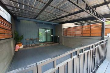 3 Bedroom Townhouse for sale in The Metro Rama 9-Krungthep Kreetha, Saphan Sung, Bangkok