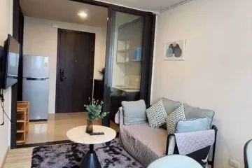1 Bedroom Condo for rent in XT Huaikhwang, Din Daeng, Bangkok near MRT Huai Khwang