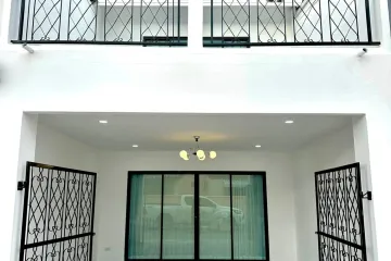2 Bedroom Townhouse for sale in Raviporn Village 1, Nong Prue, Chonburi