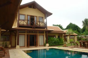 3 Bedroom Condo for sale in Na Kluea, Chonburi
