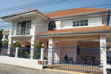 4 Bedroom House for sale in Na Kluea, Chonburi