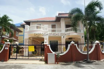 3 Bedroom House for rent in Na Kluea, Chonburi