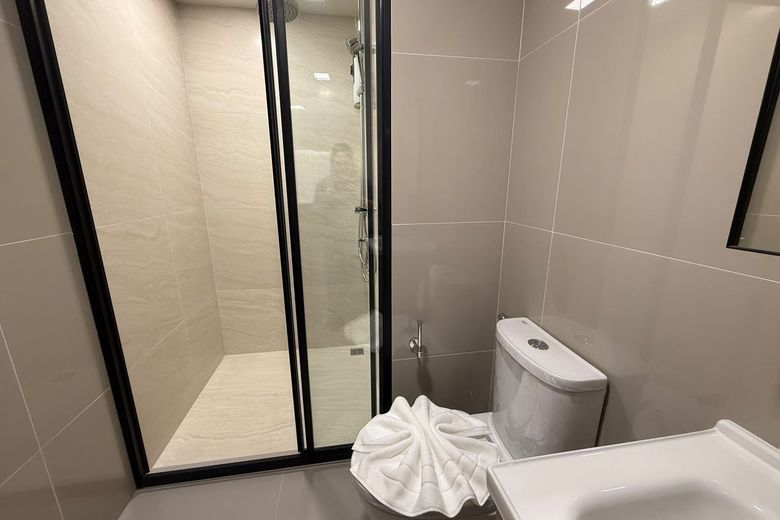 1 Bedroom Condo For Rent