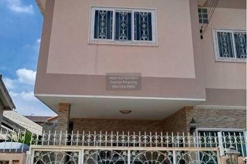 3 Bedroom Townhouse for sale in Chorakhe Bua, Bangkok