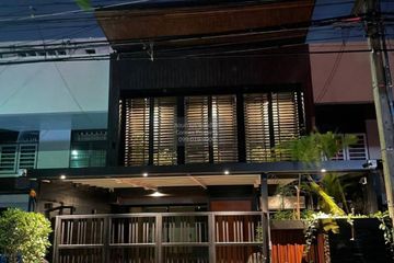 3 Bedroom House for sale in Hua Mak, Bangkok near MRT Rajamangala Stadium
