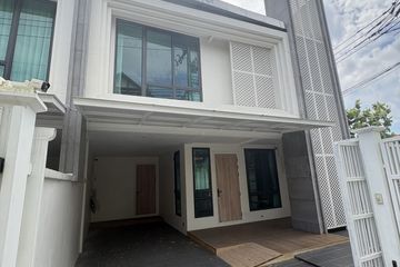 3 Bedroom Townhouse for rent in Klang Nivas, Khlong Tan Nuea, Bangkok