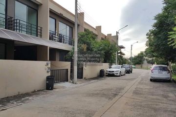 3 Bedroom Townhouse for sale in Saphan Sung, Bangkok
