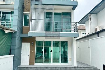 3 Bedroom Townhouse for sale in Town Avenue Rama 9, Hua Mak, Bangkok