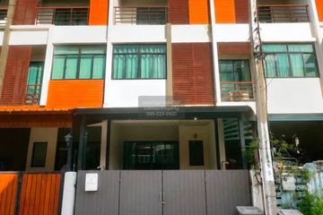 3 Bedroom Townhouse for rent in Bang Khae, Bangkok