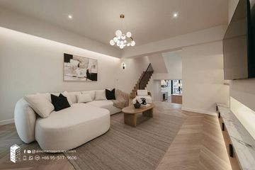 5 Bedroom Townhouse for rent in Phra Khanong, Bangkok near BTS Phra Khanong
