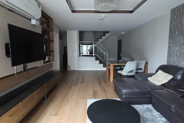 3 Bedroom Condo for rent in Belle Grand Rama 9, Huai Khwang, Bangkok near MRT Phra Ram 9