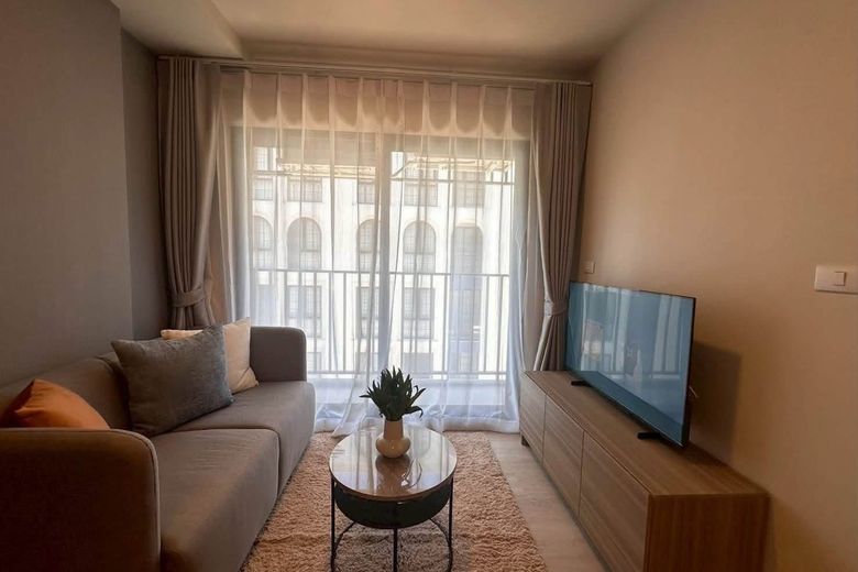 1 Bedroom Condo For Rent