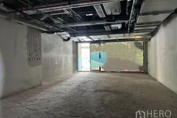 Commercial for rent in Silom, Bangkok near BTS Chong Nonsi