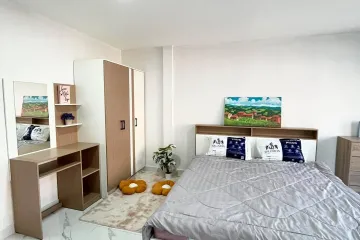 4 Bedroom Townhouse for rent in Tha Raeng, Bangkok