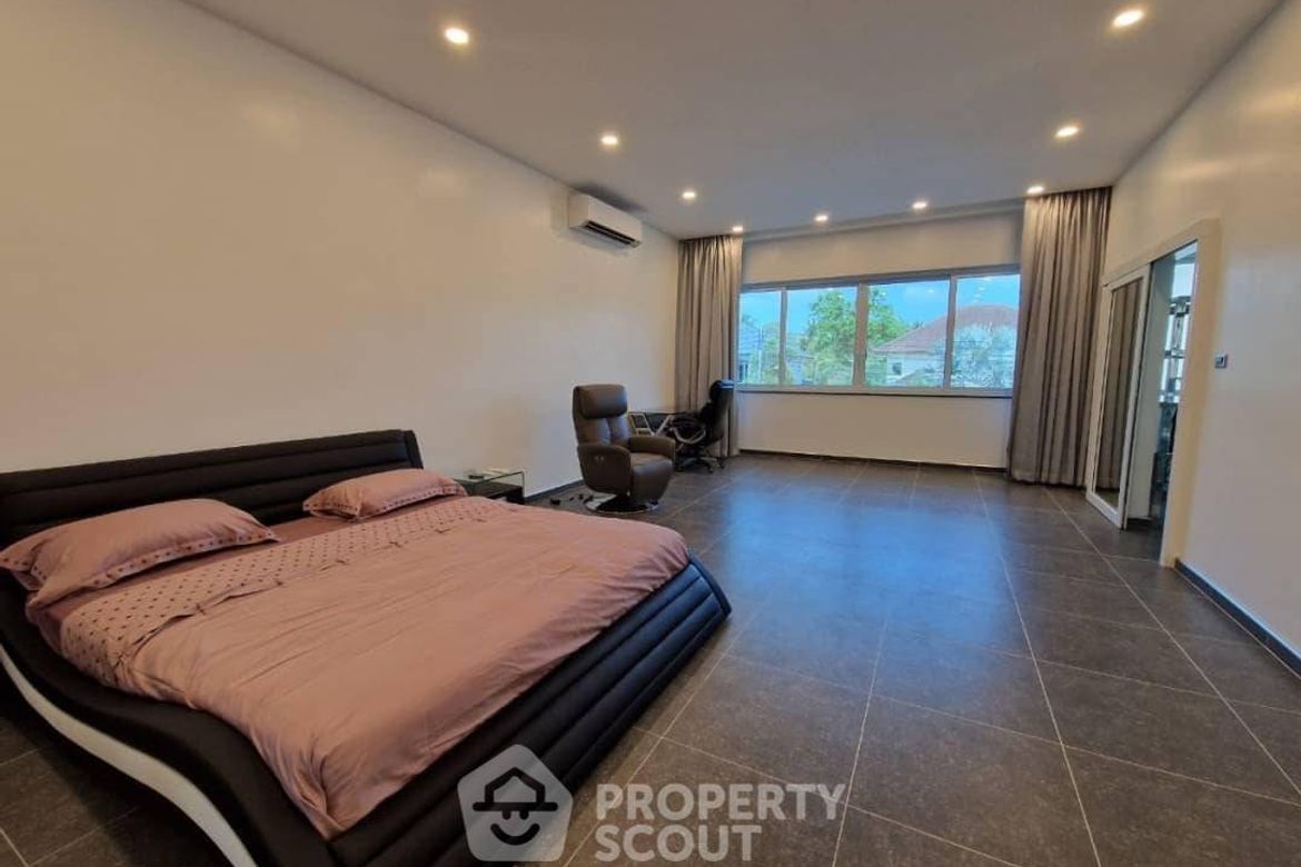 6-BR Villa close to Map Prachan Lake