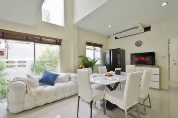 5 Bedroom House for rent in Khlong Tan Nuea, Bangkok