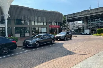 Commercial for rent in Hua Mak, Bangkok near MRT Lam Sali