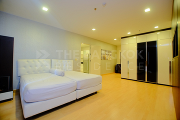 1 Bedroom Condo for sale in Nusasiri Grand, Phra Khanong, Bangkok near BTS Ekkamai