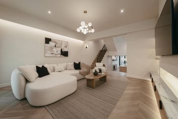 5 Bedroom House for rent in Phra Khanong, Bangkok near BTS Phra Khanong
