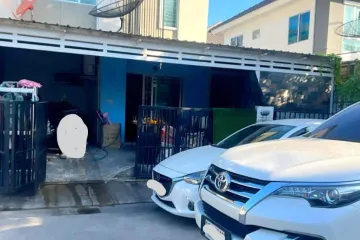 3 Bedroom Townhouse for Sale or Rent in Pruksa Ville 55/2 Wongwaen-Ramintra, Bang Chan, Bangkok