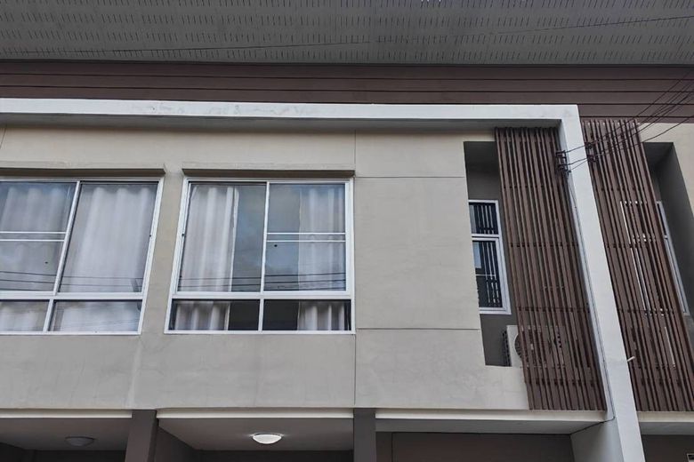 3 Bedroom Townhouse For Rent