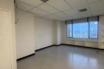 Office for rent in Forum Tower - Ratchada, Huai Khwang, Bangkok near MRT Huai Khwang