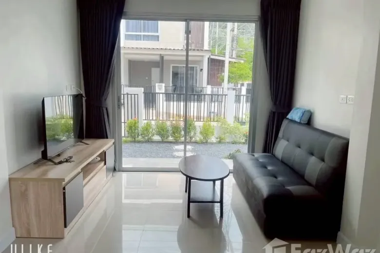 3 Bedroom Townhouse For Rent