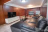 5 Bedroom House for rent in Khlong Tan Nuea, Bangkok