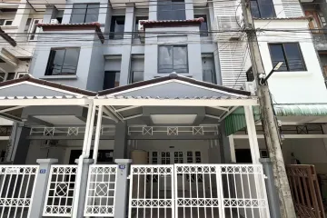 4 Bedroom Townhouse for rent in Tha Raeng, Bangkok