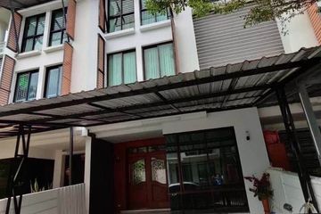 3 Bedroom Townhouse for rent in Areeya Mandarina Sukhumvit 77, Suan Luang, Bangkok near MRT Si Nut