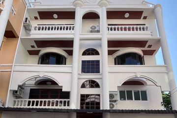 5 Bedroom Townhouse for rent in Khlong Tan Nuea, Bangkok