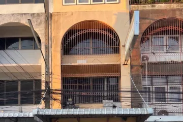 6 Bedroom Commercial for Sale or Rent in  near Airport Rail Link Ramkhamhaeng
