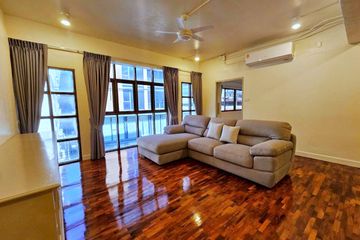 3 Bedroom Condo for rent in Khlong Tan Nuea, Bangkok